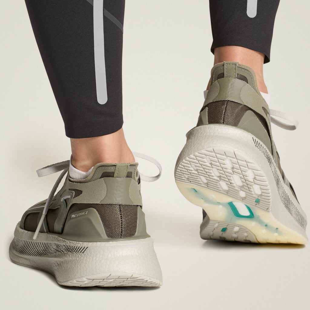 Tênis adidas by Stella McCartney Ultraboost 5